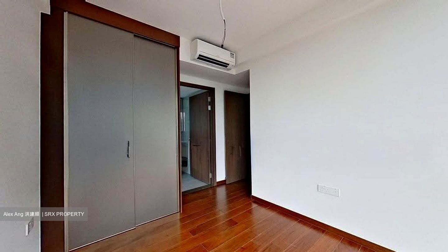 Slim Barracks Rise (D5), Condominium #638182371